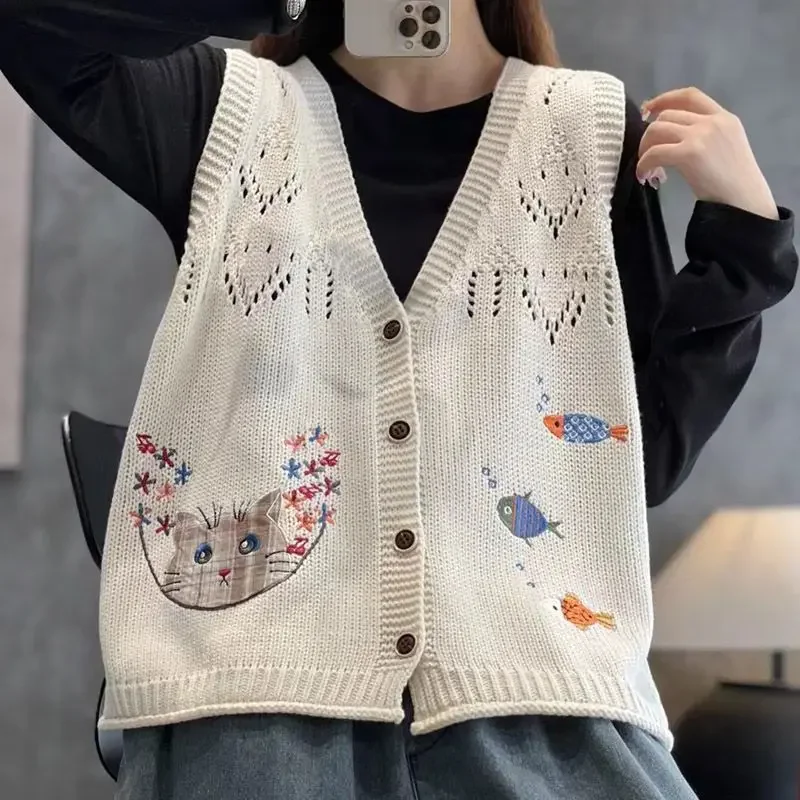 

Button Splicing Vest Women Knitted Vest Dressy Kitten and Fish Embroidered Horse Clip Cardigan Embroidered Loose Top