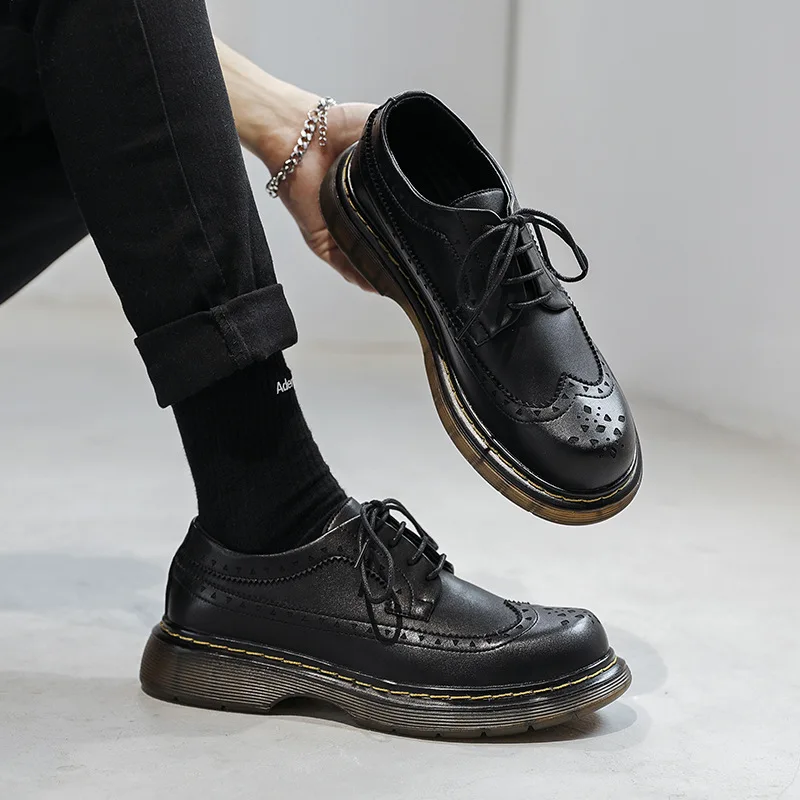 Summer Autumn Casual Men Casual Real Leather Shoes Vintage British Dress Loafers Brogue Tooling Work Boots Luxury Designer Shoes