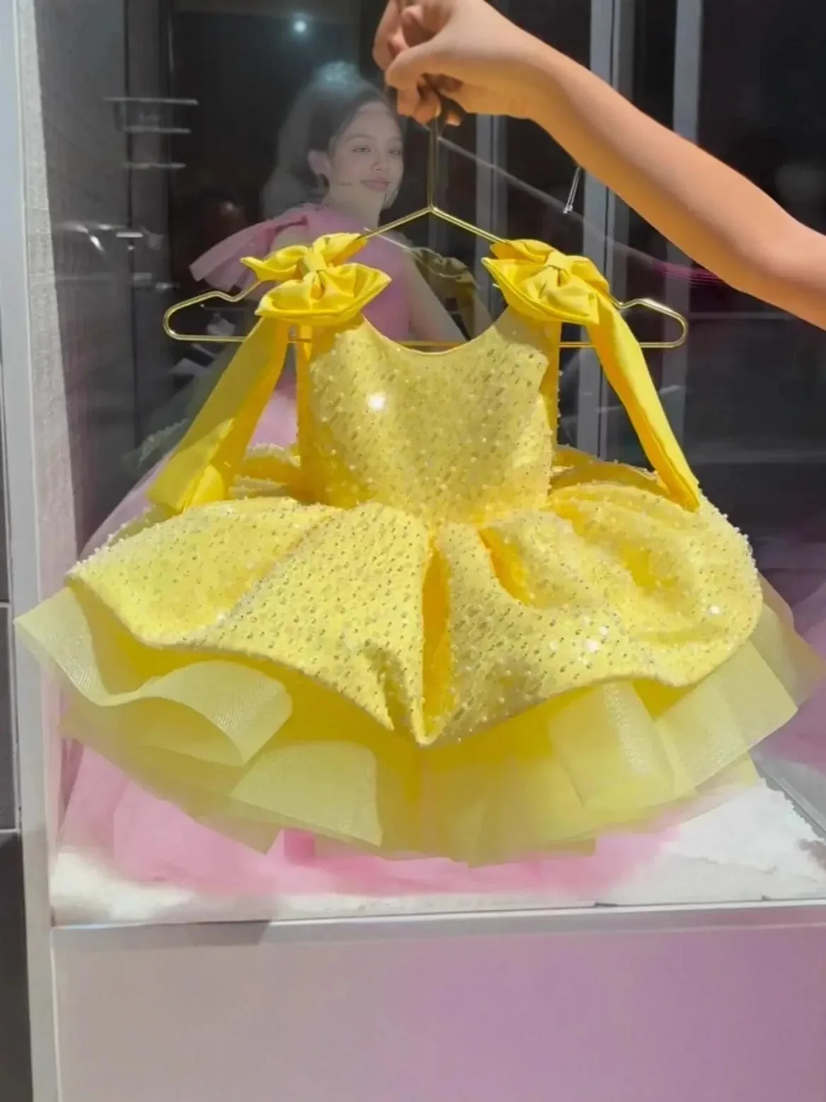 Fioletowe sukienki dla dziewczynek z cekinami, sukienki na przyjęcie urodzinowe dla dziewczynek z kokardami, urocze sukienki balowe dla niemowląt i dzieci z koralikami do sesji zdjęciowych.