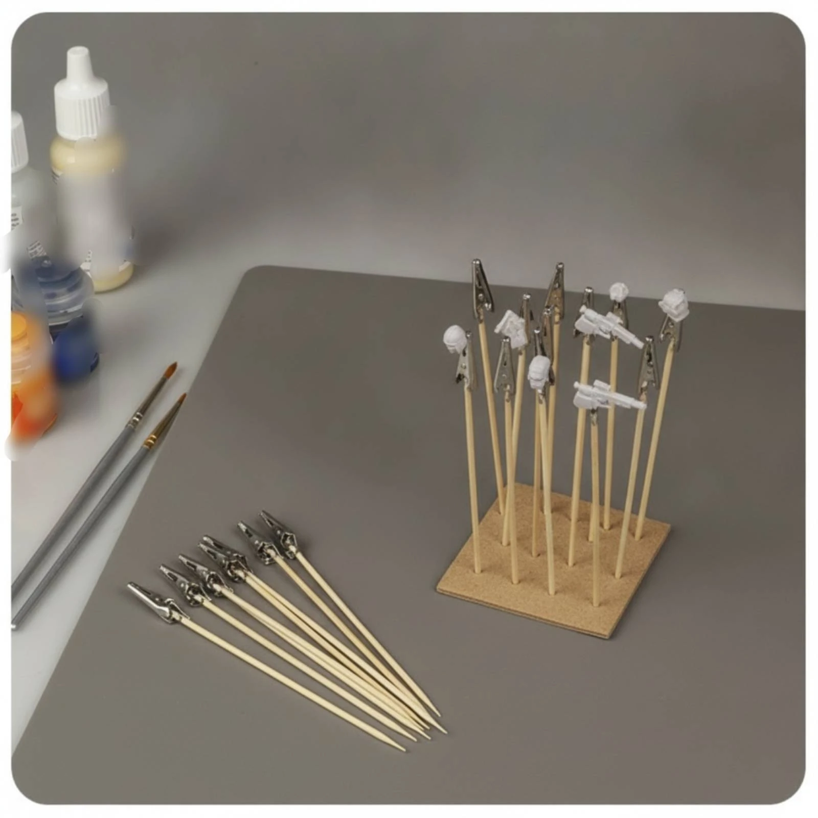 100 Pieces Alligator Clip Stick with Bamboo Handle Pointed Model Painting Clip Tool Compact Metal for Modelers, Airbrushing