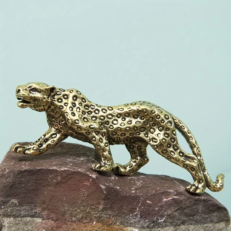 1Pcs Leopard Brass Ornament Creative Vintage Style Desk Decoration Pure Brass Made Old Carry-on Curio Cheetah Shape Gift