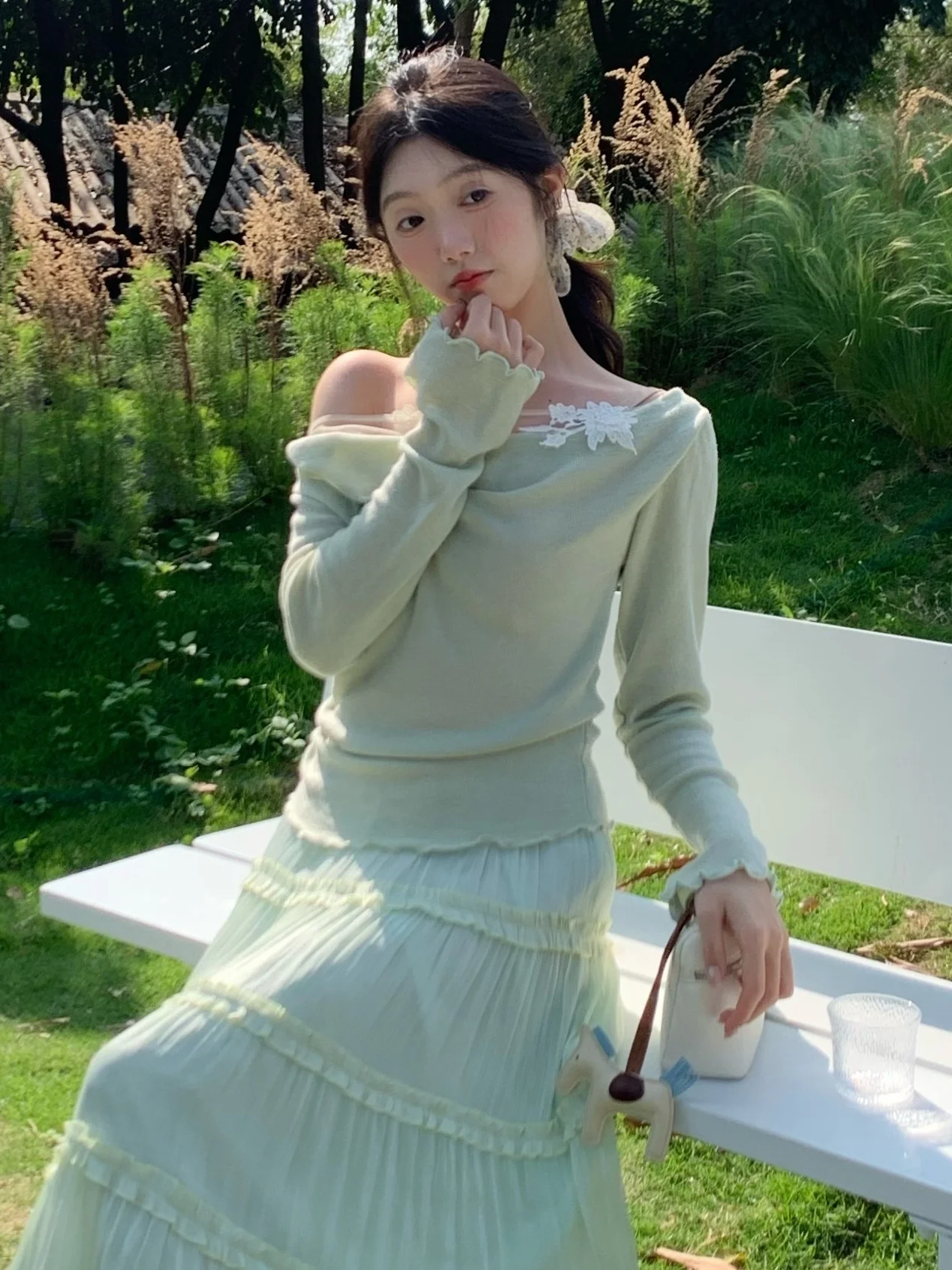 

DOMX Gentle Sle Korean Loose Fit Long Sve Knitted Lace Splice oulder Bared Thin Women's Top Ultra Soft Breathable Spri...