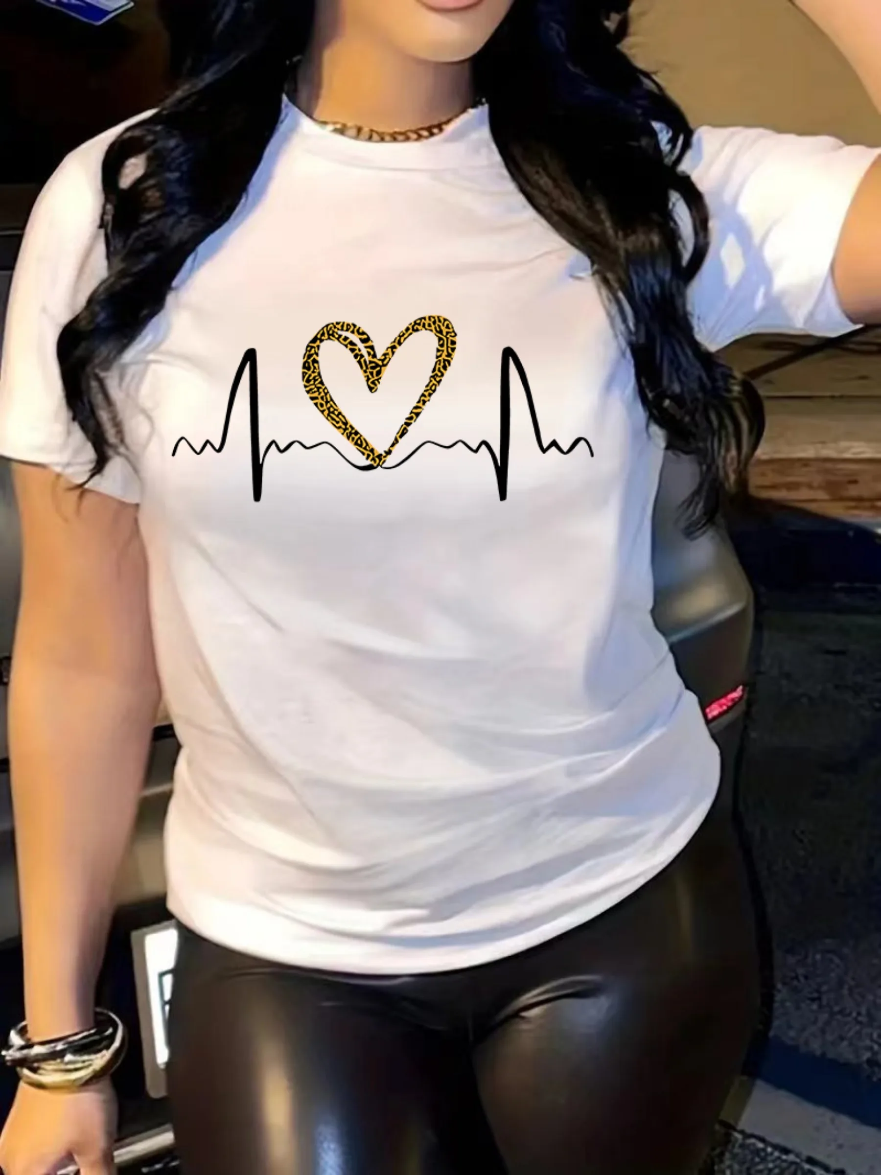 Leopard Heart Print Comfy T-Shirt Round Neck Short Sleeve Sports Women's Casual  Fashion Harajuku T-shirts Clothing