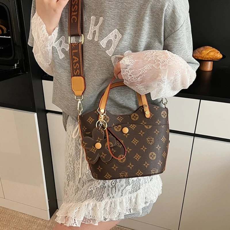 Nuova borsa a secchiello stampata alla moda europea e americana per donna, borsa a tracolla con cestino per verdure a spalla singola, borsa retrò