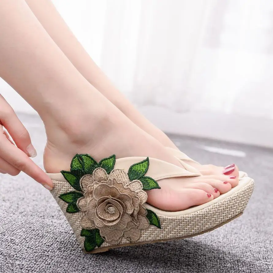 

Bohemian Table Heel Sandals Beach Flip-flops Slippers Sandals