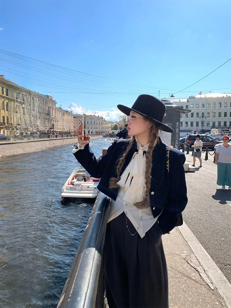 

Классический женский пиджак с объемным кроем и прямыми плечами, больших размеров, в стиле Версальского двора, короткое пальто-жакет