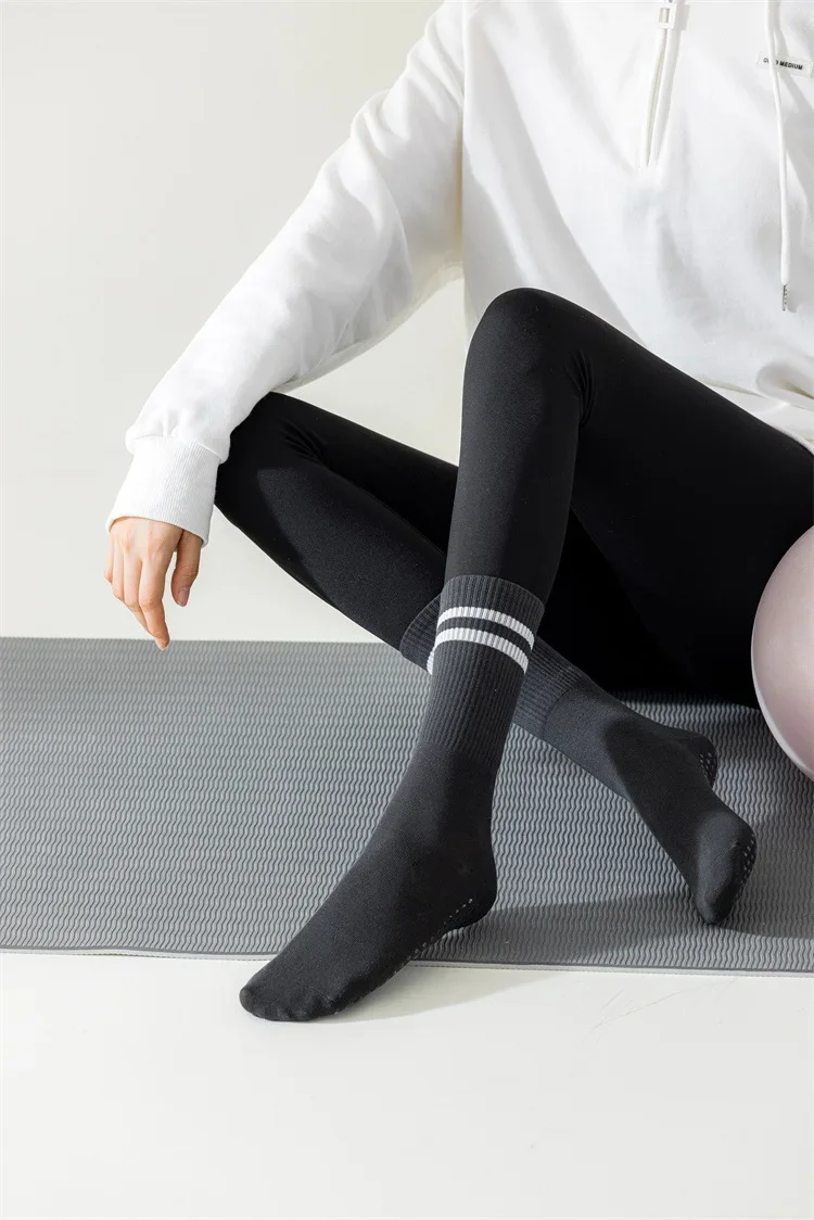 Calcetines elásticos de algodón para mujer, medias antideslizantes, transpirables, con agarre, para Yoga y Pilates