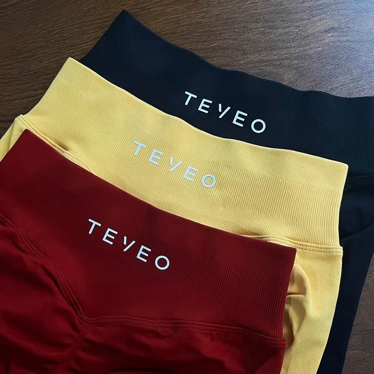 2025 TEVEO طماق الركض النساء سلس اليوغا السراويل عالية الجودة الصالة الرياضية طماق مضلع سراويل رياضية عالية تمتد اللياقة البدنية ضيق