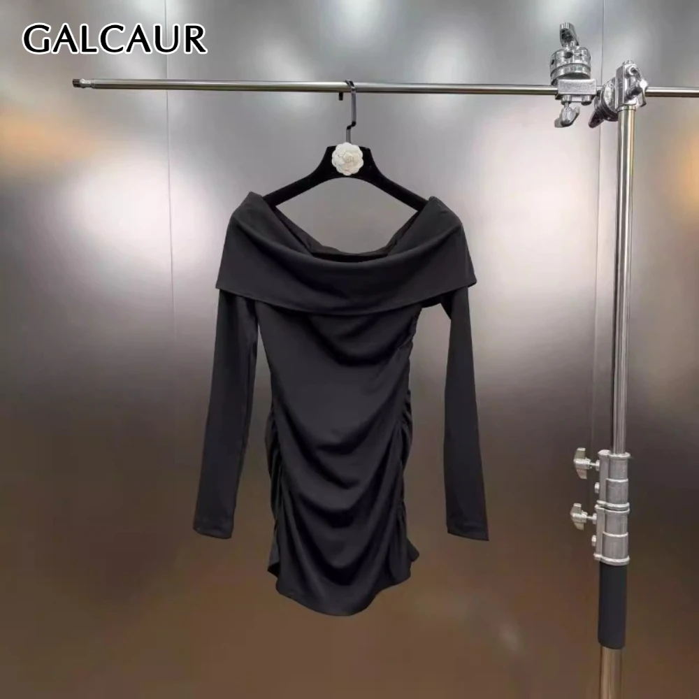 

Женская футболка GALCAUR: черная, с перекрестными складками, роскошная, с вырезом-лодочкой, длинным рукавом, свободного кроя, высококачественная, осенний модный стиль