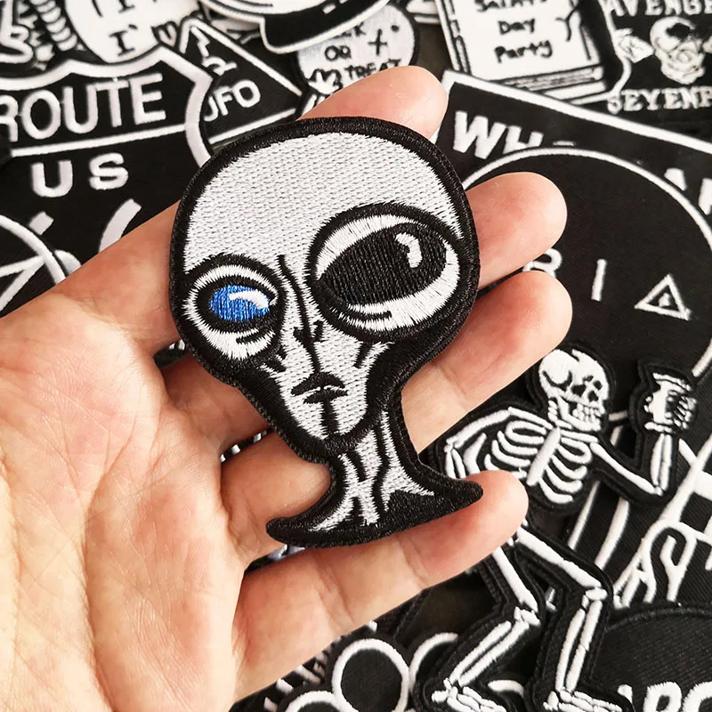 50pcs/lot Black White Punk Patches Iron On For Cloth Embroidery Hippie Badges Jacket Jeans Stickers Fabric DIY Sewing Appliques