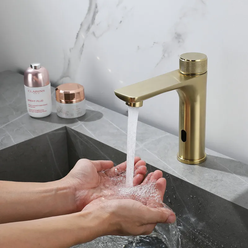 Luxury Sensor Bathroom Faucet Cold and Hot Deck Mounted Tap Brass Material Battery-powered Basin Sink Tap