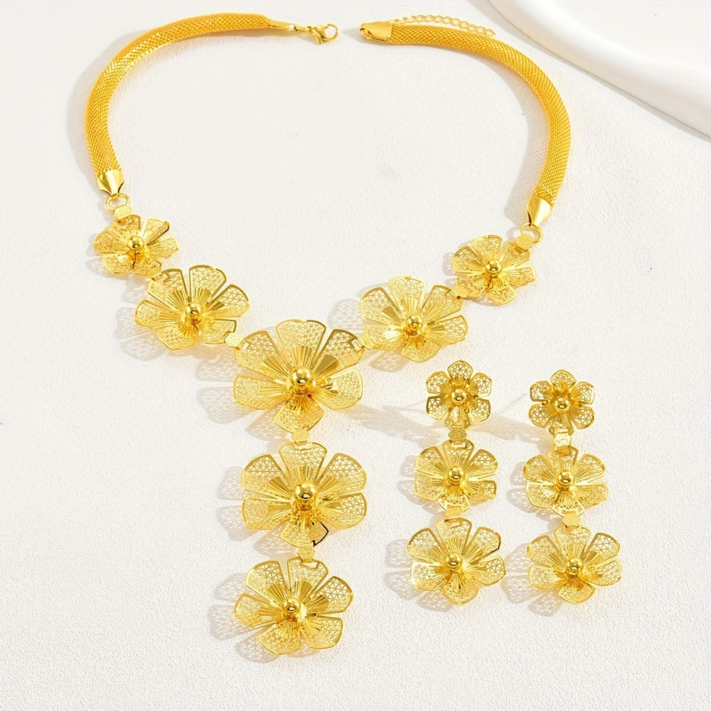 

Retro Flower Earrings Necklace Jewelry Pendants Golden Color Ladies Women Classics Set Wedding Gift Party Retro Exaggerate Style