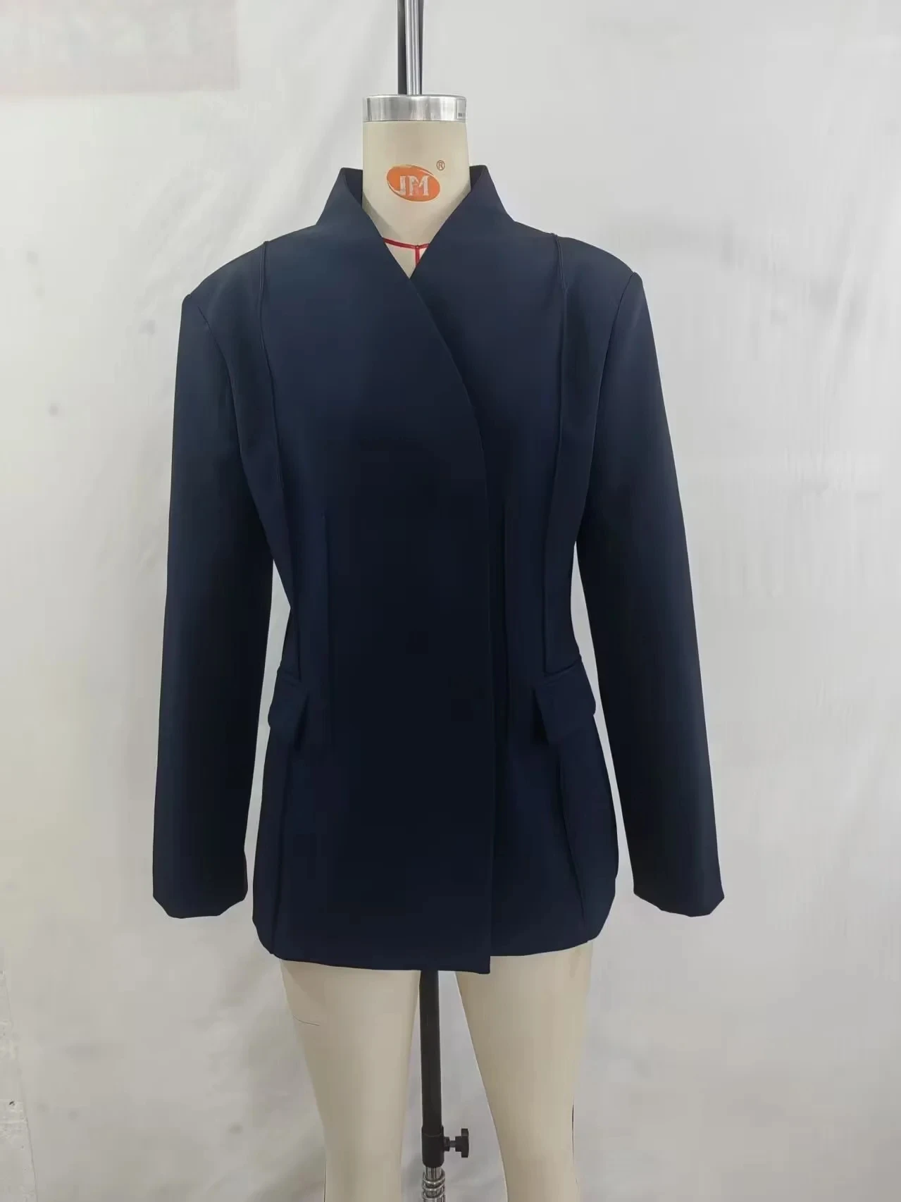 KONDALA Vintage Chic Büro-Damen-Blazer mit V-Ausschnitt, versteckter Knopfleiste und Taschen, schmal geschnitten, modischer Frühling/Sommer 2026 Freizeit-Blazer – Detail 10
