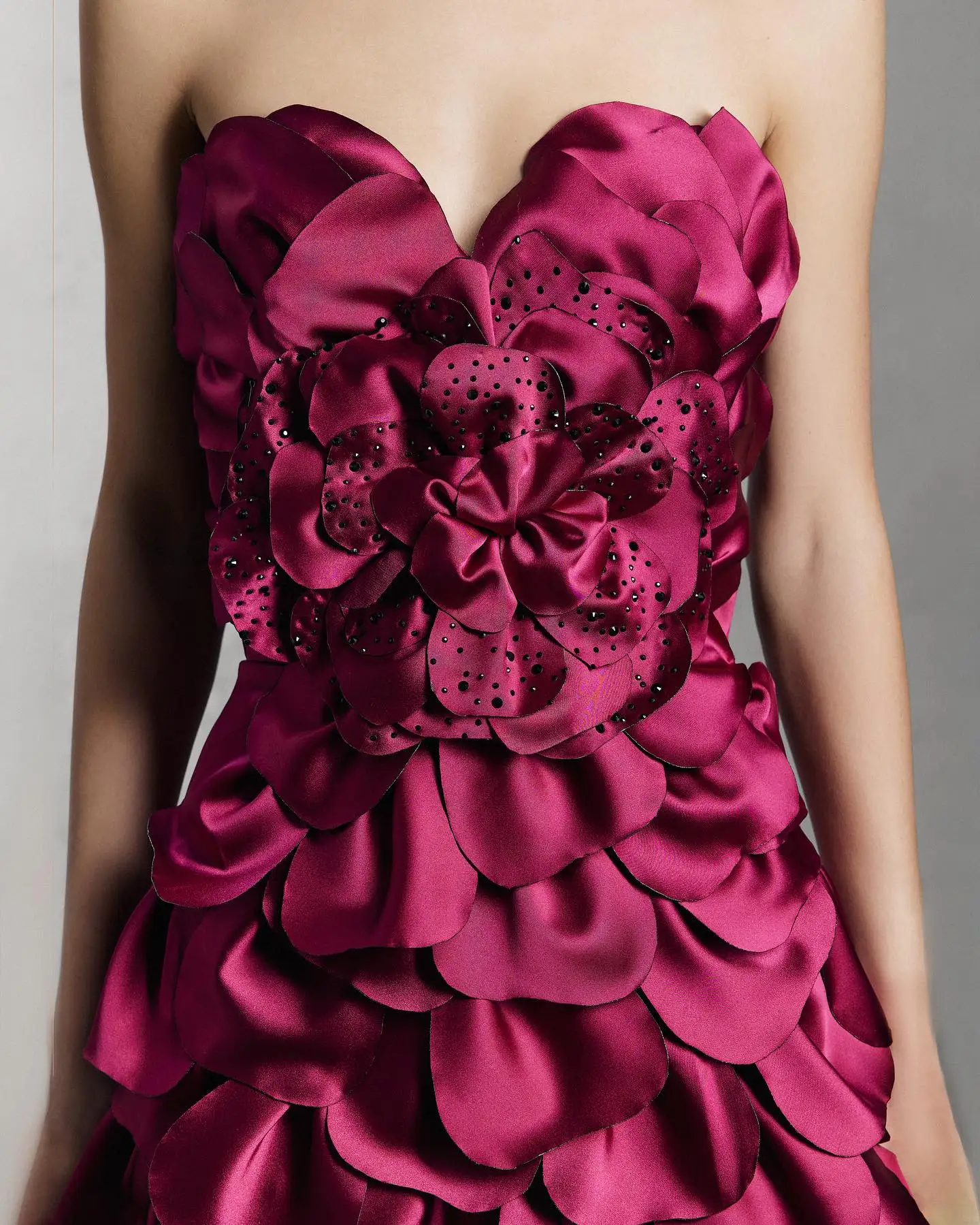 高級フリルサテンプロムパーティードレスかわいい3D花柄デザインミニウェディングゲストドレストレンドタフタショートカクテルドレス