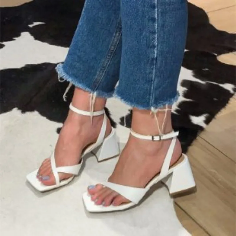 

Summer New Style One Belt Female Sandals Versatile Thick Heel Fairy Style Low Heel Women's Shoes Luxury Sandals Women Designers