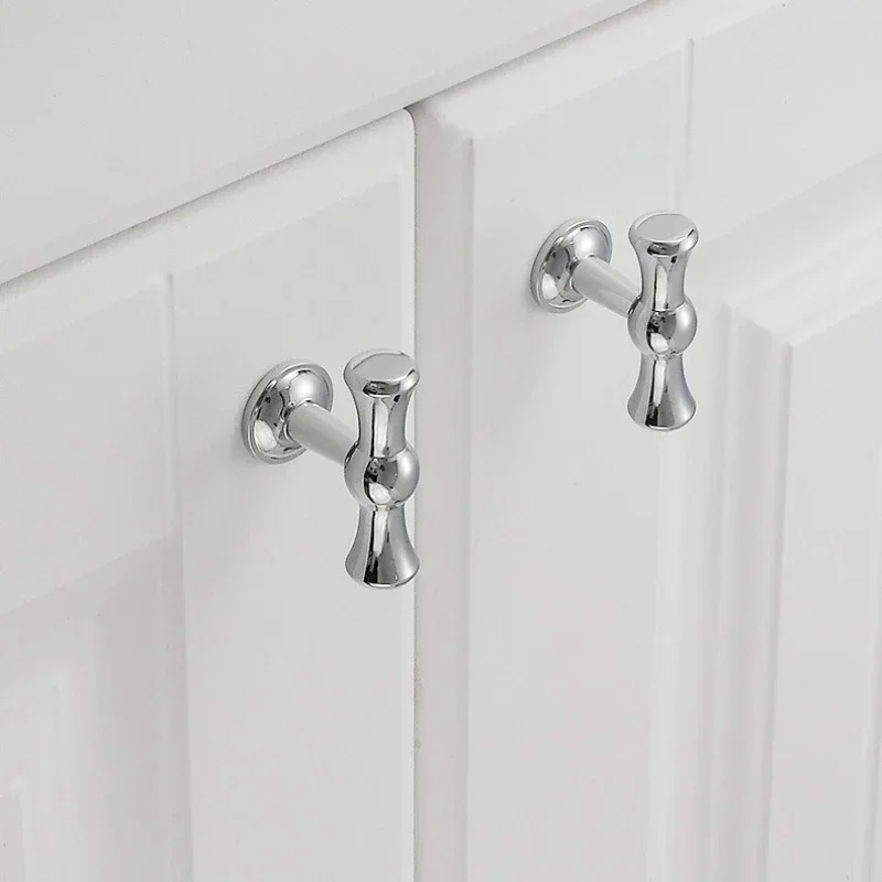 Massiver Messinggriff in Glänzendem Silber, Küchenschrankgriffe in Tropfenform, Schrank-, Kommode- und Schubladenknöpfe, Möbelbeschläge – Detail 3