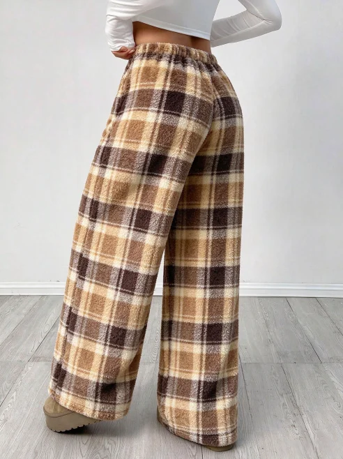 Damen, braune, karierte, flauschige Hose mit weitem Bein, Kordelzug, elastischer Bund, Buffalo-Karomuster, Flanellhose, warm, locker geschnitten, lässig, für den Hausgebrauch, Unterteil. – Detail 2