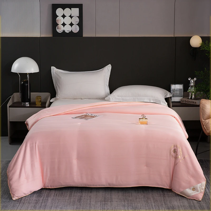 Luxury grade 200x230 cm Summer Silk Comforter, Natural Silk Filling, Anti mite, Double - person, Luxury Style, Warranty included