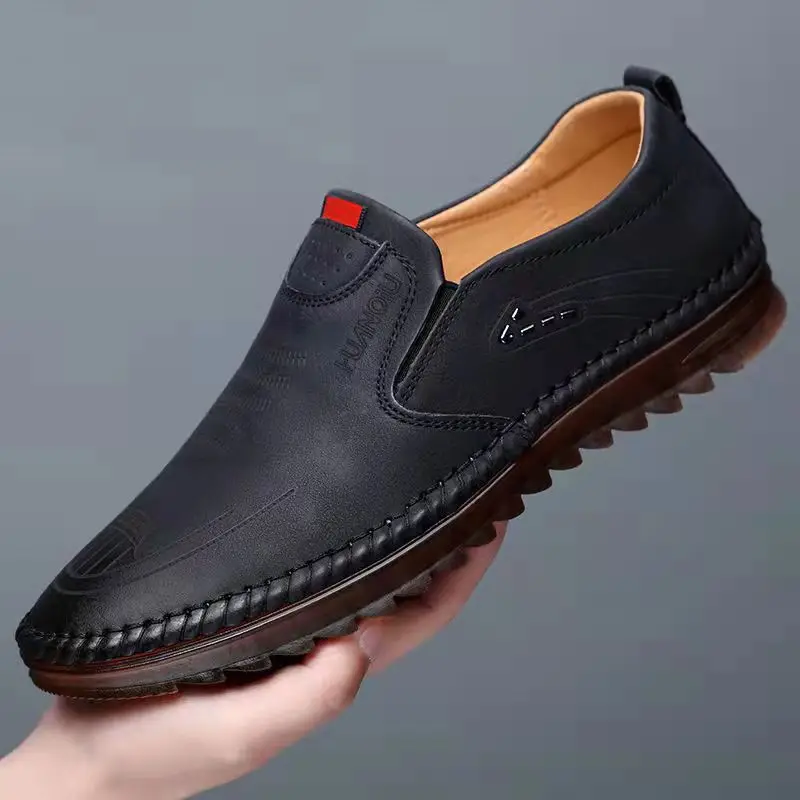 2022 Fashion Men\'s Casual Flat Shoes Outdoor Soft Soled Travel Sneakers Leather Men Business Non Slip Breathable Shoes Men