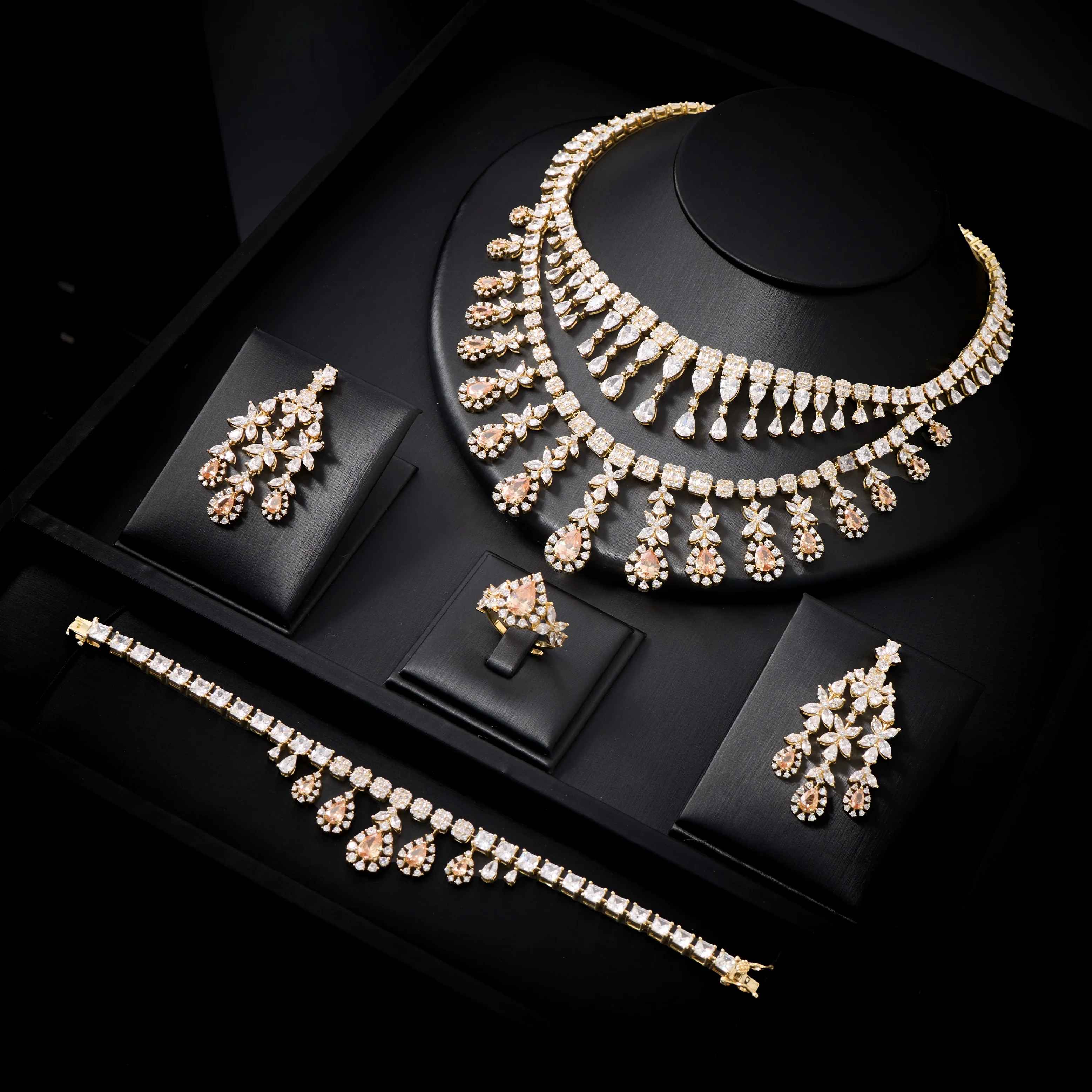 IN JEWELIFE Luxury Women's Necklace Red Neck Jewelry Color Cubic Zirconia Crystal Bridal Set Bride Accessory Combo