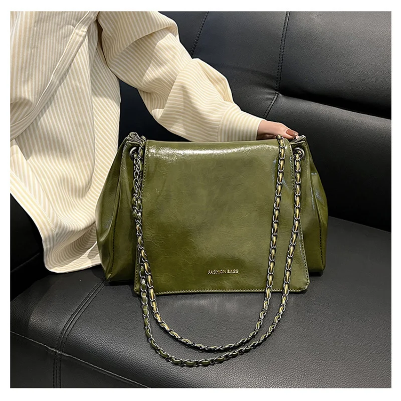 1PC retro bag women\'s large capacity fashionable autumn and winter solid color single shoulder crossbody bag class commuting tot