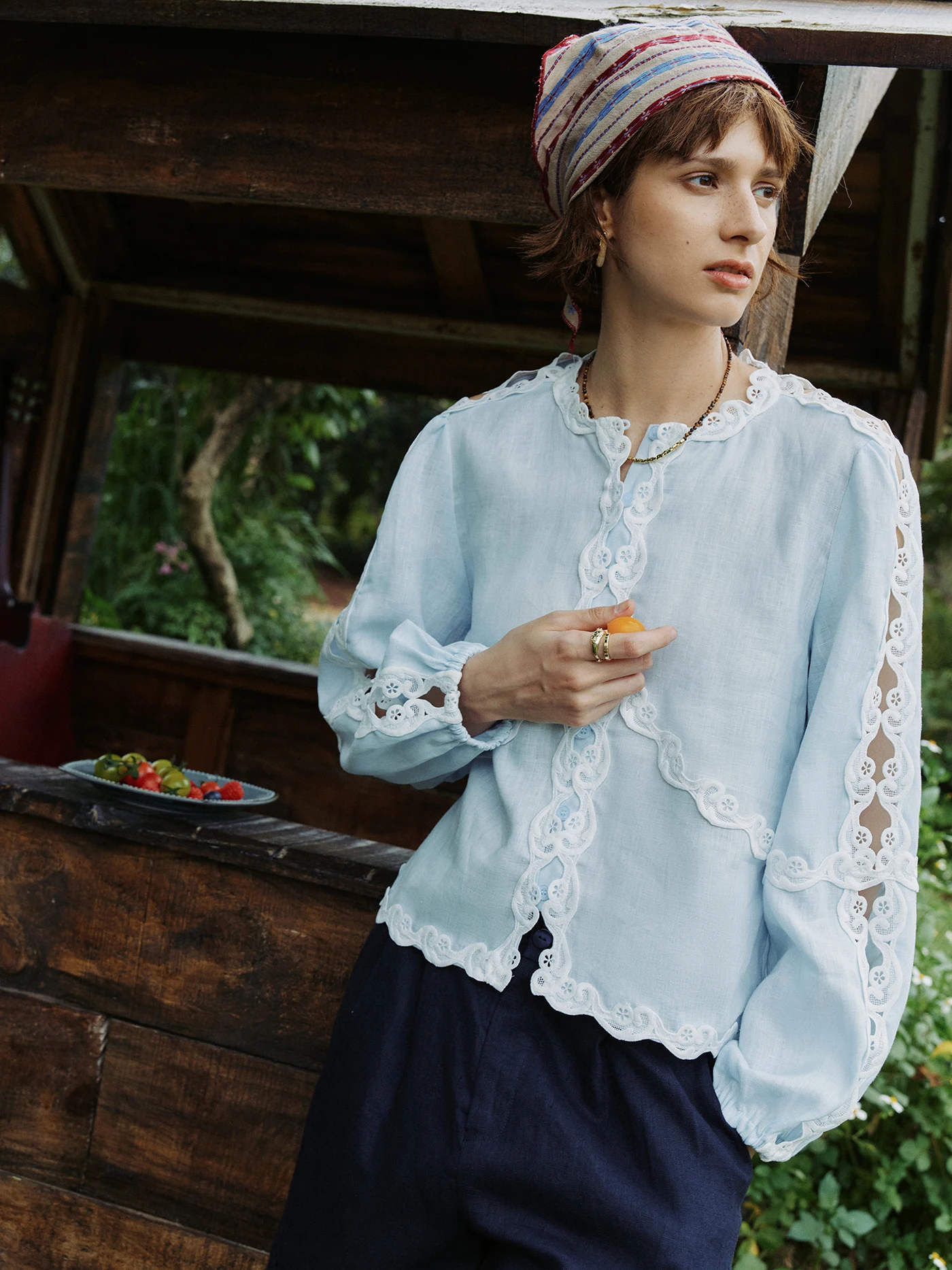 

Saint-Tropez 100% Linen Lace Trim Splicing Hollow out Needle Shirt Top French Style Loose Fit Long Sleeve round Neck Button C...