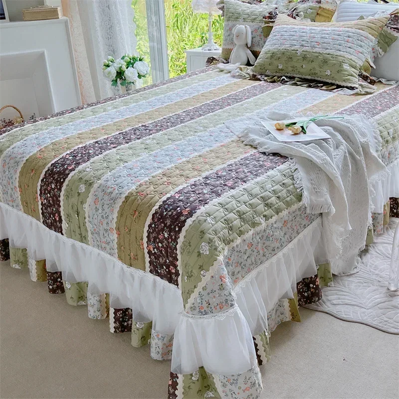 

AI WINSURE Cotton Bedspread on The Bed Double Quilted Bed Sheet Print Floral Ruffle with 2 Pillowcases Queen King French-style