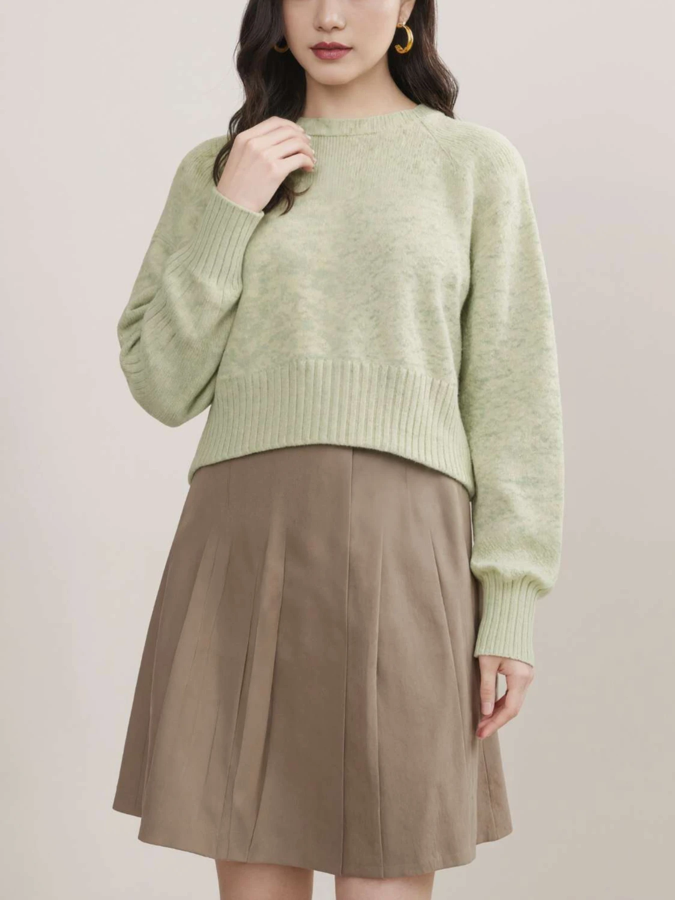 

Осенние и зимние свитера для женщин, повседневные трикотажные изделия для повседневных поездок, элегантные и стильные топы, свитера для похудения талии, наряды для прогулок и свиданий для женщин