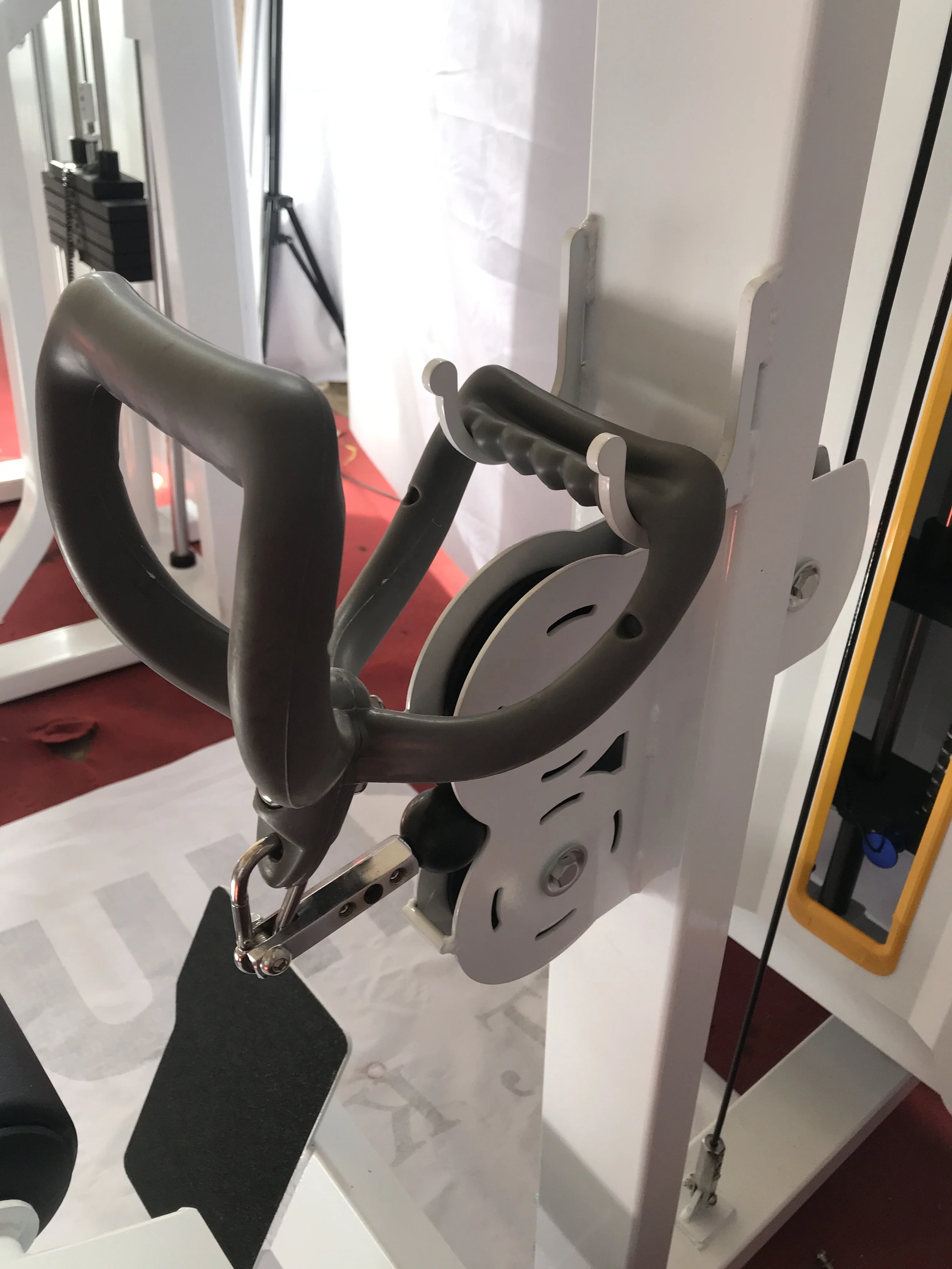 Good Quality Lat Pulldown Body Building Machine Exercise Trainer Fitness Gym Equipment