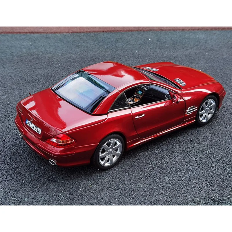 1:18 Scale SL500 R230 Convertible Alloy Car Model Collection Ornaments