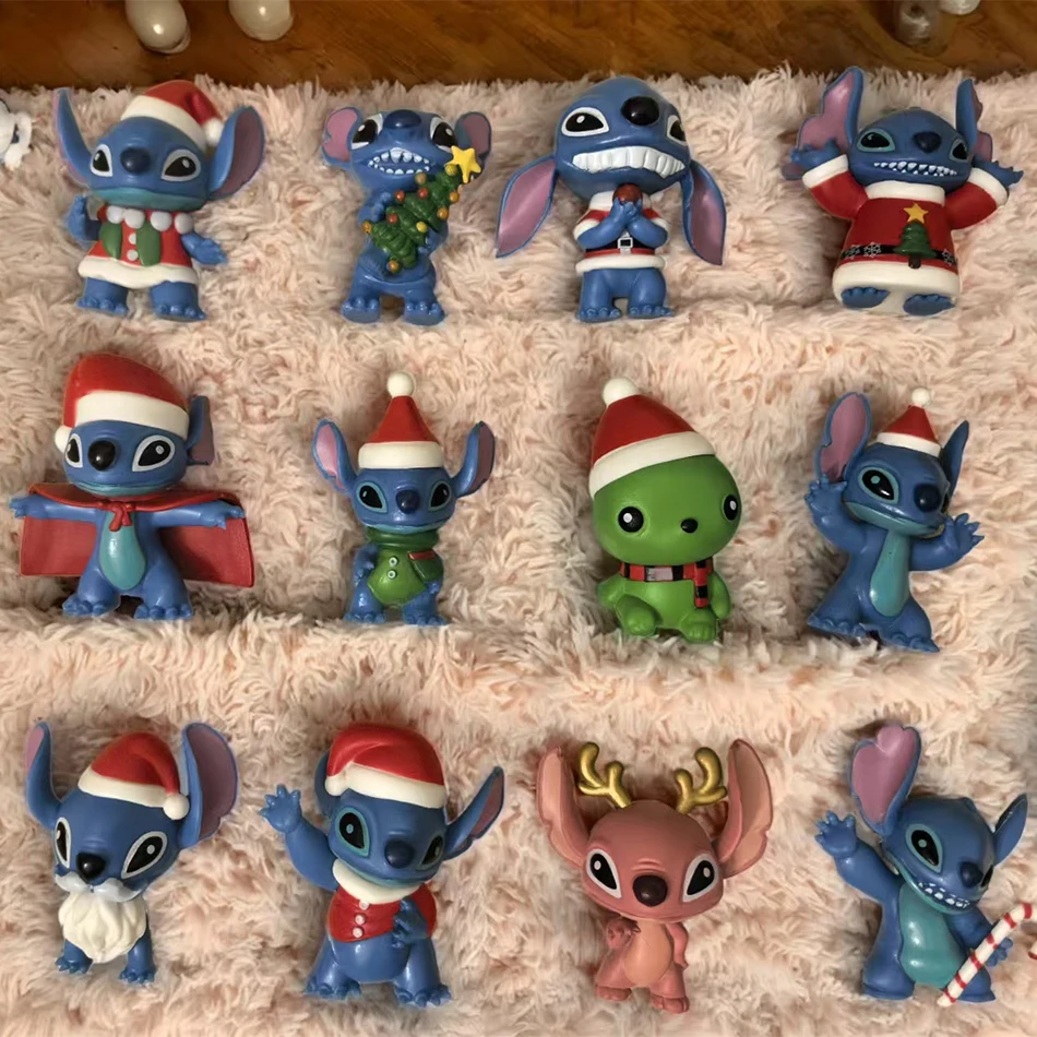 2025 Disney Stitch Halloween Natale Scatola cieca Cartoon Figura carina Modello Giocattolo Anime Doll Desktop Room Decor Collezione Regalo Kid