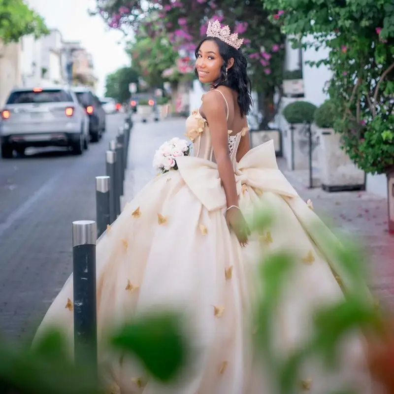 تخصيص ضوء الشمبانيا قبالة الكتف Quinceanera فستان تول فراشة الديكور القوس vestidos دي 15 Quinceanera ﻿