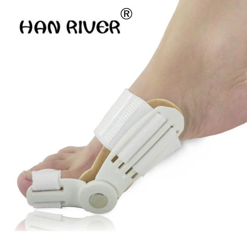 

Ортопедическая ортопедия на бурсите используется для переворачивания пальцев ног с помощью большого пальца в день и ночь.