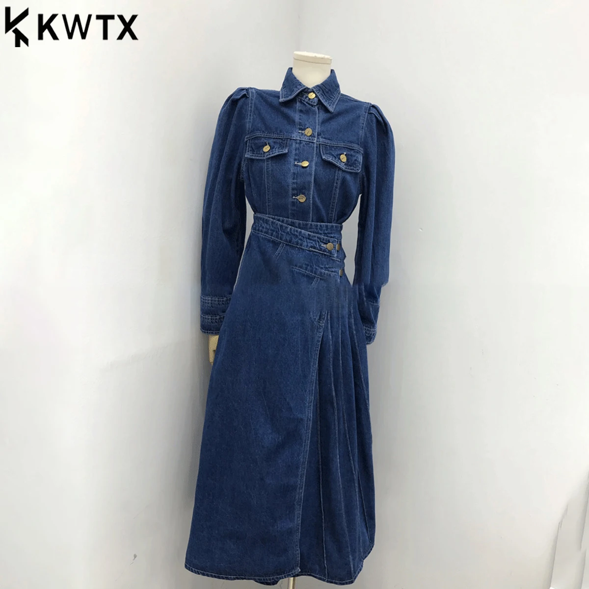

KWTX 2025 Осенняя женская джинсовая рубашка на пуговицах и асимметричная юбка трапециевидной формы, комплект из 2 предметов, винтажный роскошный удобный комплект высокого качества