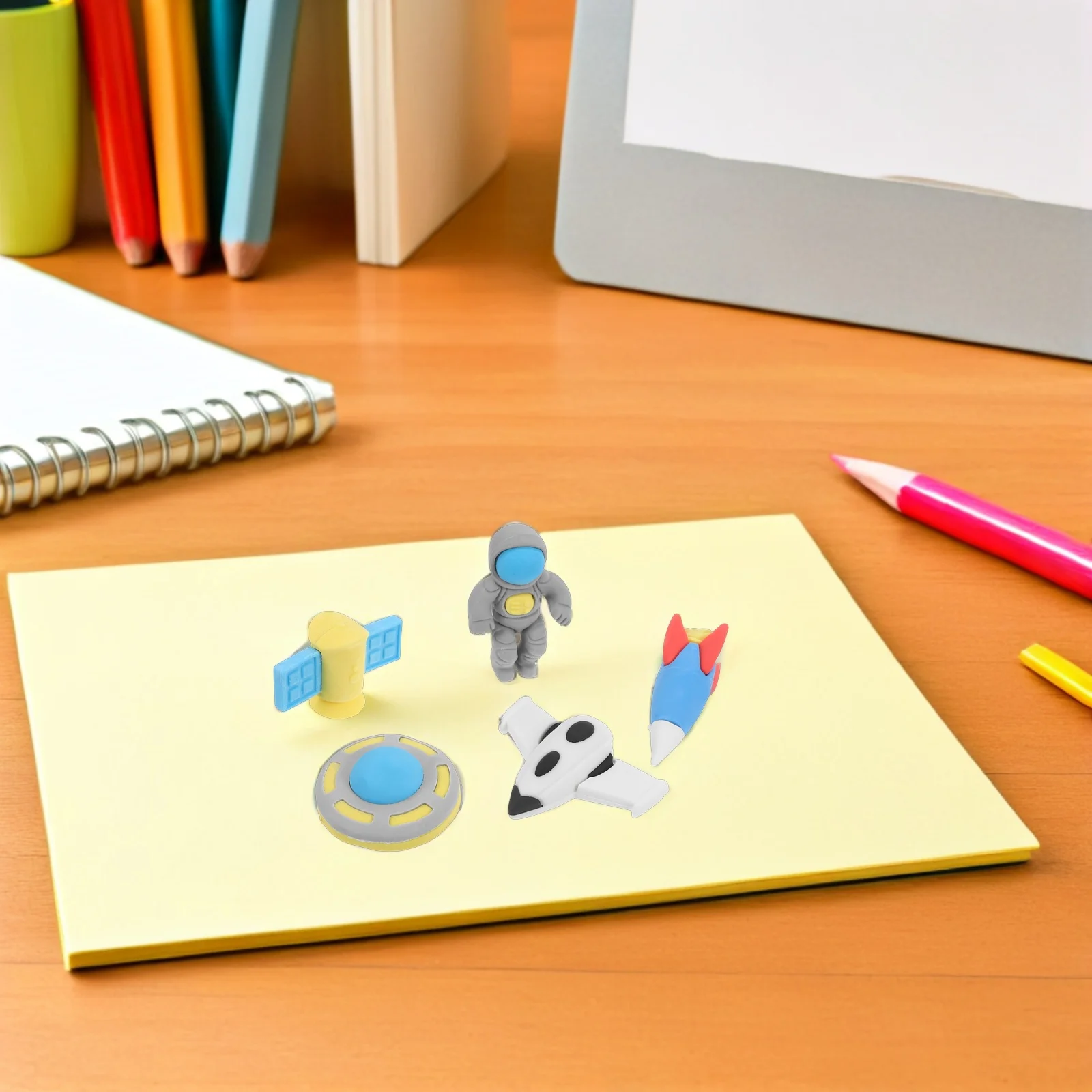 50 قطعة محايات تحت عنوان الفضاء السائبة الكرتون رواد الفضاء الصواريخ الأقمار الصناعية الإبداعية أدوات التعلم آمنة مادة Tpr لا بقايا