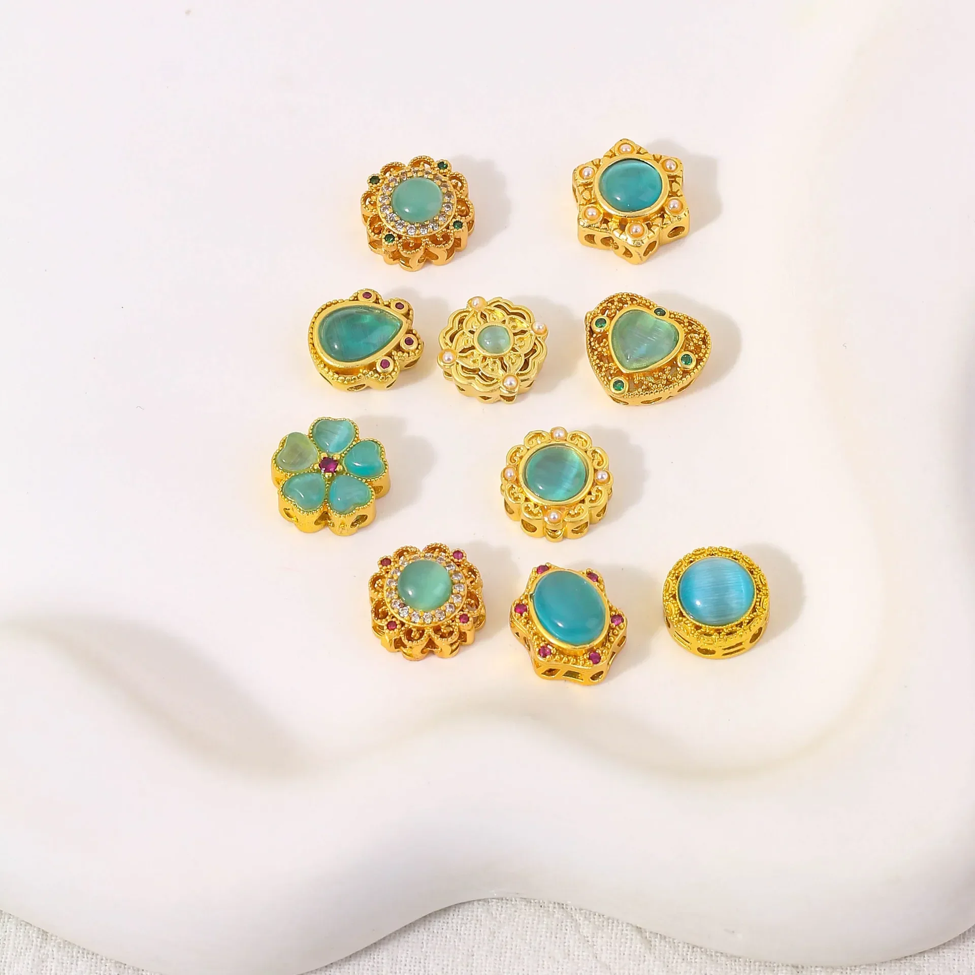 5 Pieces of Copper Gold-plated Blue Cat's Eye Spacer Beads DIY Pearl Bracelet Necklace Hand String Jewelry Accessories Wholesale