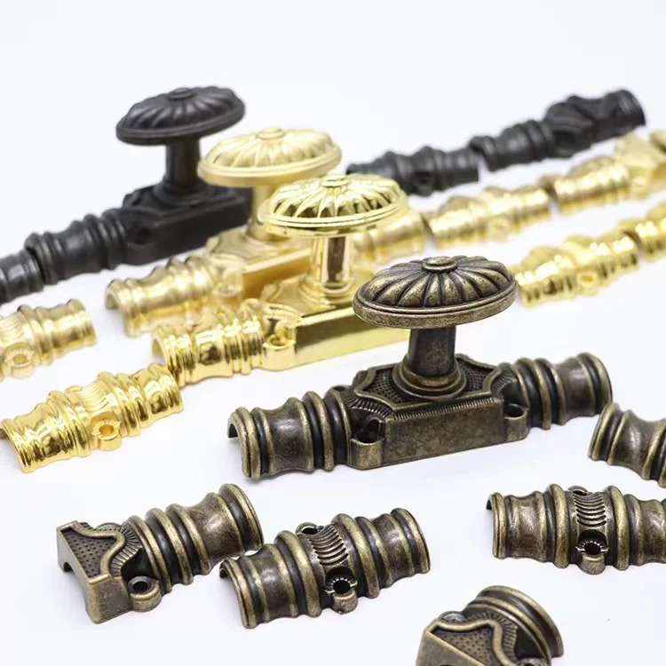 Imagem -02 - Vintage Cremone Bolt Personalizar Tamanho Porta Janela Fechadura da Mobília Acessórios Retro Gravado Antigo Armário de Bloqueio