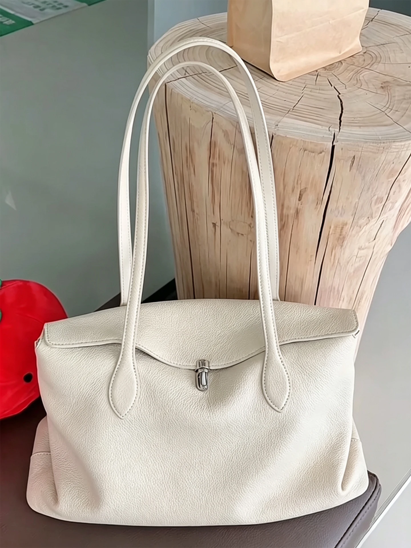 elegant-large-capacity-soft-leather-tote-bag-women's-2026-new-autumn-winter-casual-commuting-versatile-pillow-bag