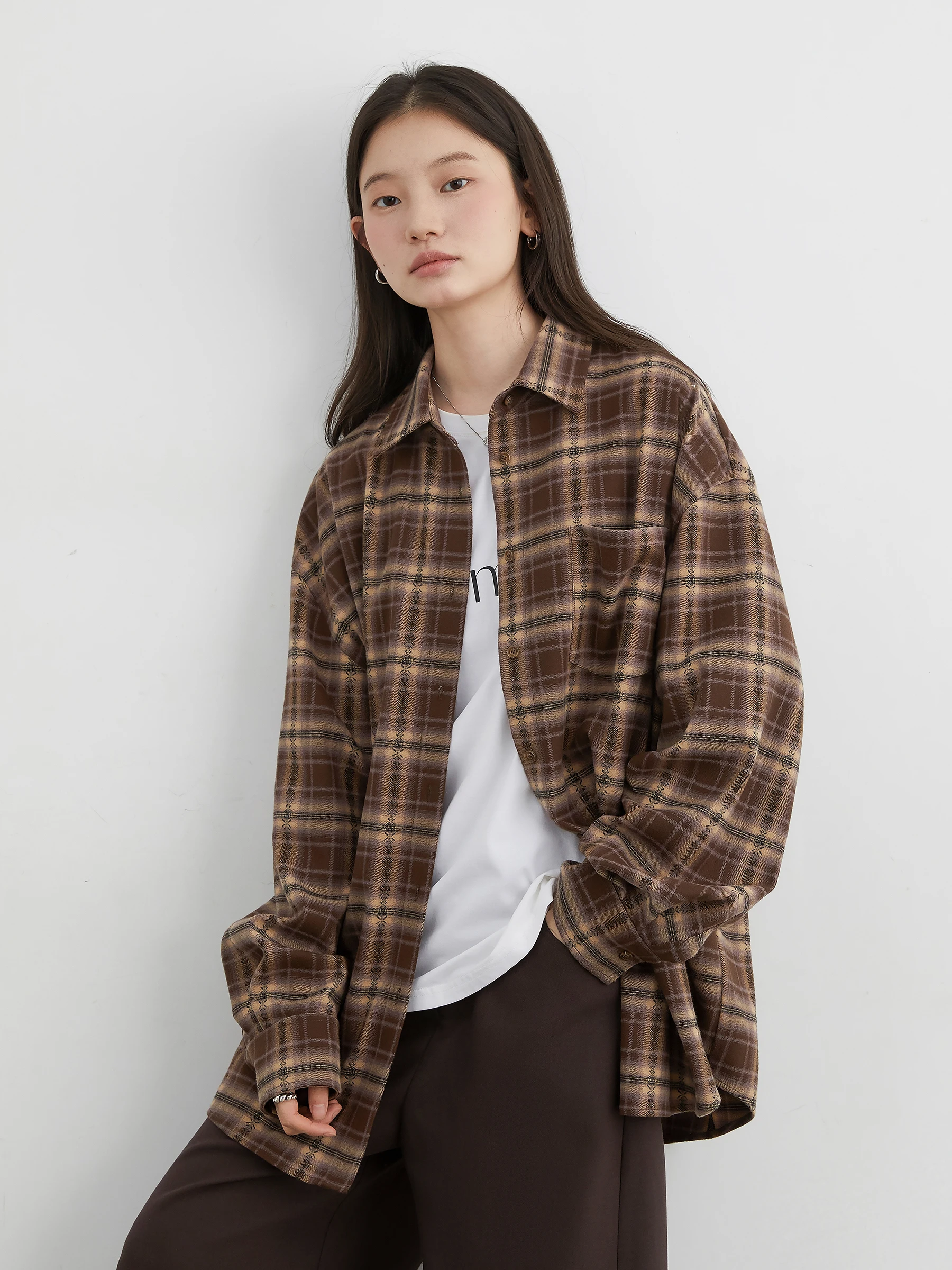 شيك فين المرأة قميص طويل الأكمام فضفاضة عادية نحى منقوشة قميص معطف منتصف طويل طول الإناث البلوزات ربيع الخريف 2025 #3