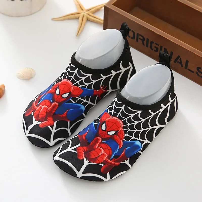 Zapatos de playa para niños de Marvel, calcetines de dibujos animados de Anime Spiderman, zapatos de buceo antideslizantes para niños y niñas,