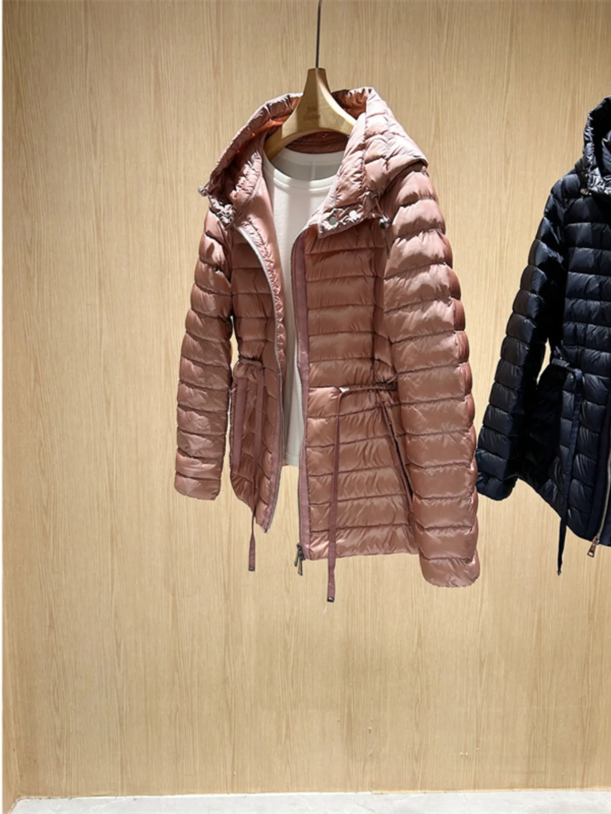 Light And Warm~ Thin down Jaet Can Be an Inner Wear ort Goose down Women's Winter Coat with Waist-Cinching Features