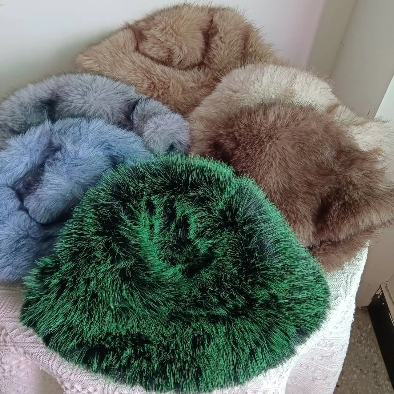 

Fisherman's hat winter lamb wool warm round label bucket hat female Korean Japanese letter plush flat cap gorros invierno mujer