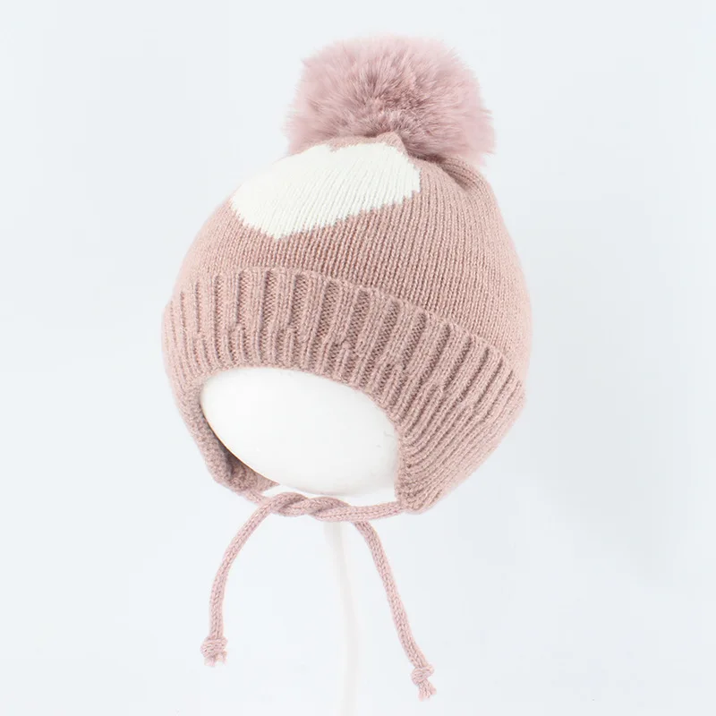 

2024New Autumn Winter Baby Warm Pom Pom Earflap Hat Heart Jacquard Knitted Hat Toddler Lei Feng Hat