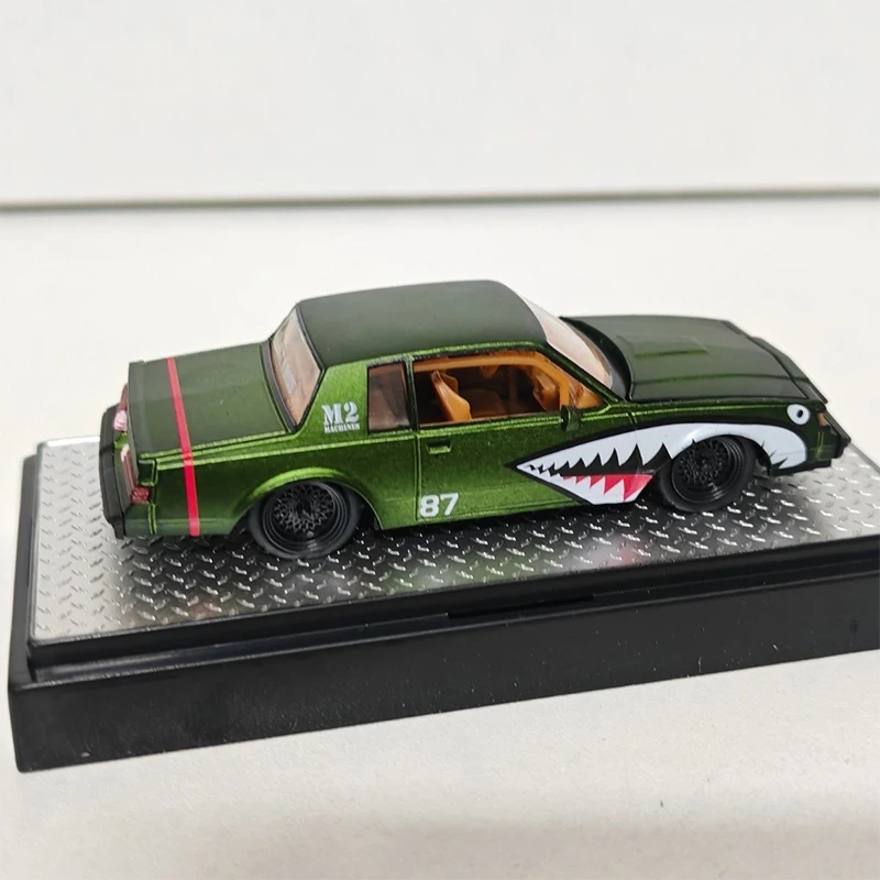 1:64M2 نموذج سيارة القرش الفم 1987 سبيكة سيارة نموذج جمع الحلي هدية الكبار