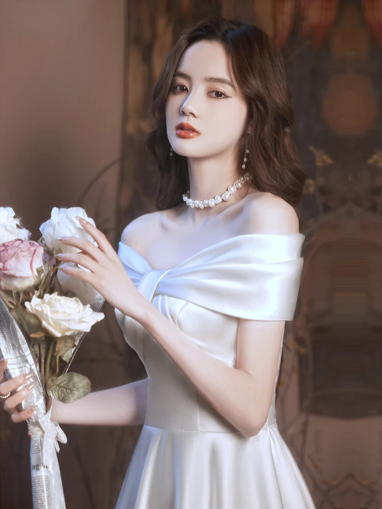 

Белое атласное вечернее платье на одно плечо для дня рождения, торжеств, церемоний, регистрации, официальных мероприятий и балов