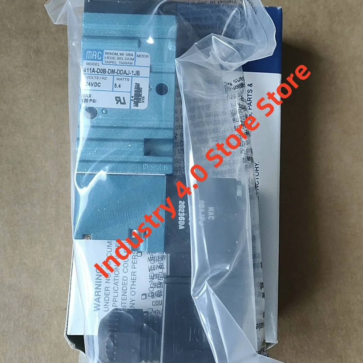 

Brand new 411A-D0B-DM-DDAJ-1JB 411A-DOA-DM-DDAA-1BA solenoid valve