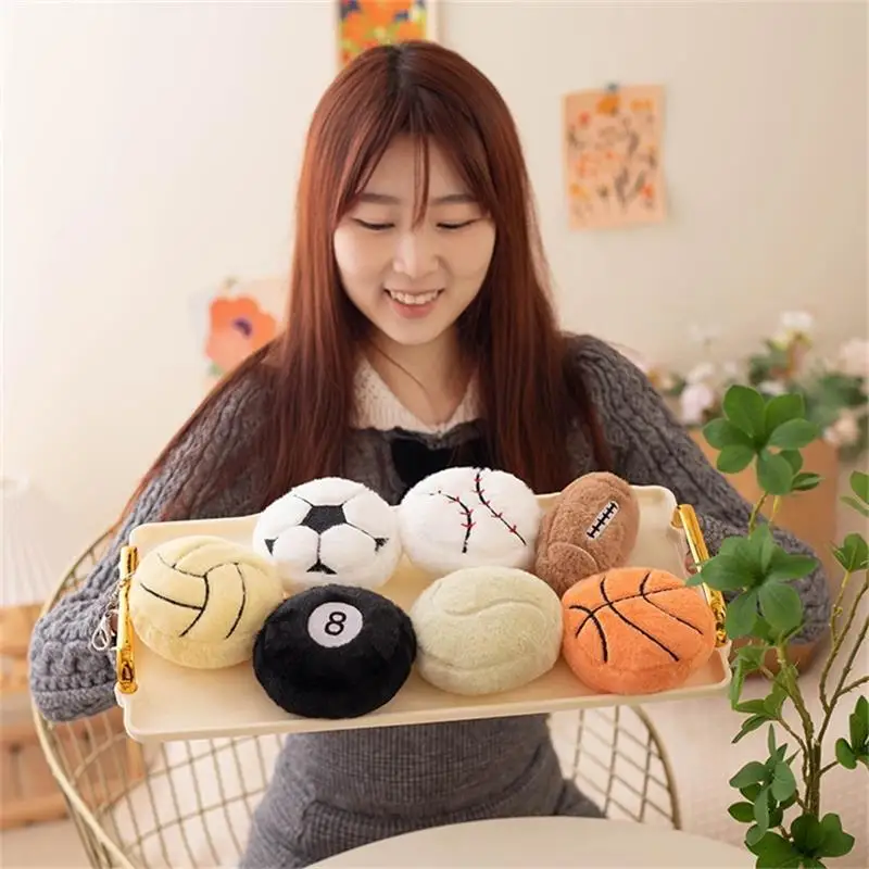 ตุ๊กตาผ้าพลัฌรูปทรงลูกบอล ฟุตบอล รักบี้ บิลเลียด บาสเกตบอล วอลเลย์บอล เบสบอล เทนนิส ของเล่นตุ๊กตา ของที่ระลึก พวงกุญแจ จี้กระเป๋า
