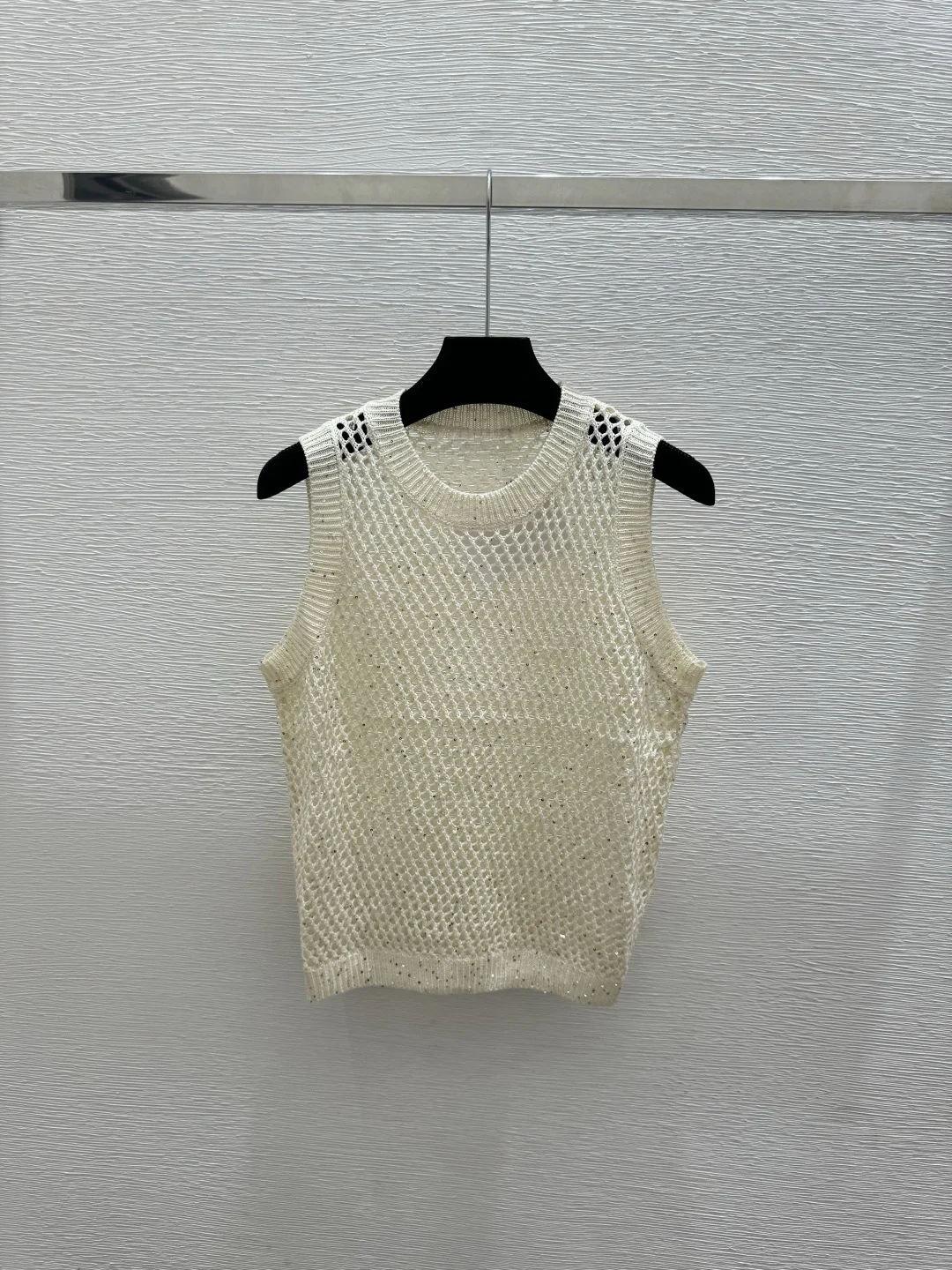 High-Quality Women'S Spring/Summer Knit Tank Top With Cut-Out Details, Sequins, And A Round Neck.