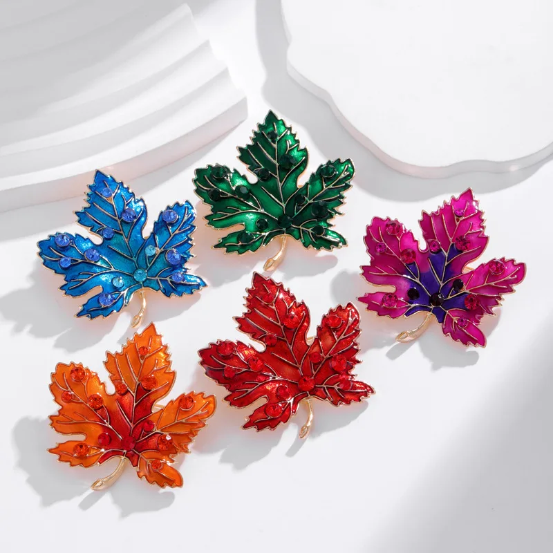 5 colors fashion luxury maple leaf brooch high grade shiny rhinestone plant leaves elegant pin clothing accessories jewelry gift