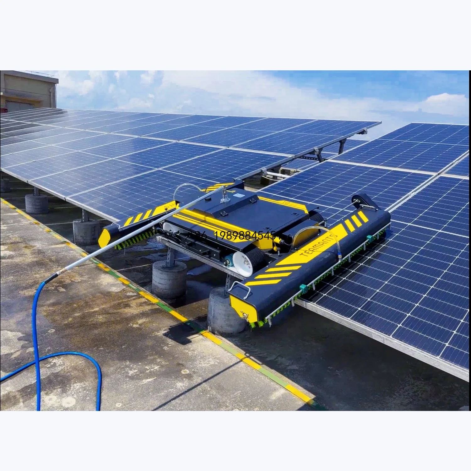 Lightweight Battery Powered Crawler Belt Solar Cleaning with High Pressure System 600mm Brush
